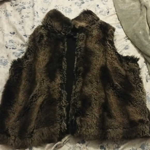 Faux fur vest - Picture 3 of 6